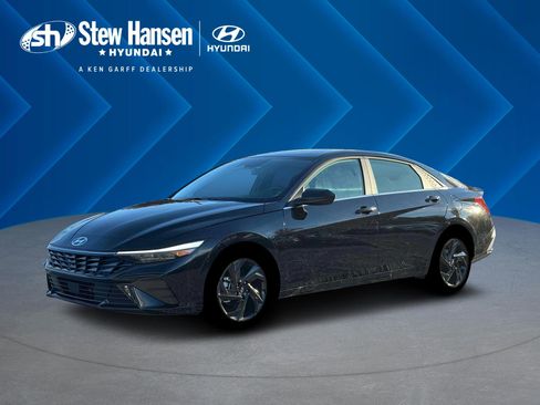 New 2026 Hyundai Elantra SEL Sport Premium image 2