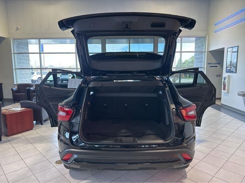 Used 2025 Chevrolet Trax RS w/ Driver Confidence Package FWD image 11
