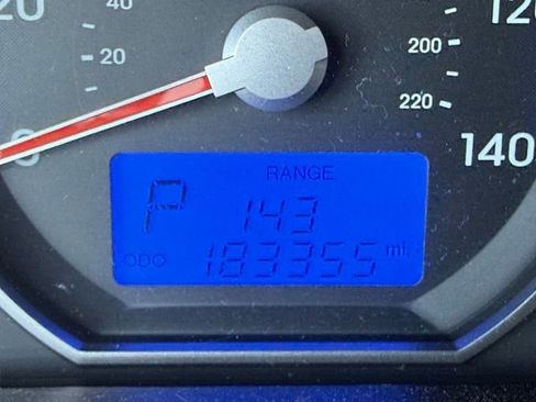 Used 2011 Hyundai Santa Fe SE AWD/4WD image 12