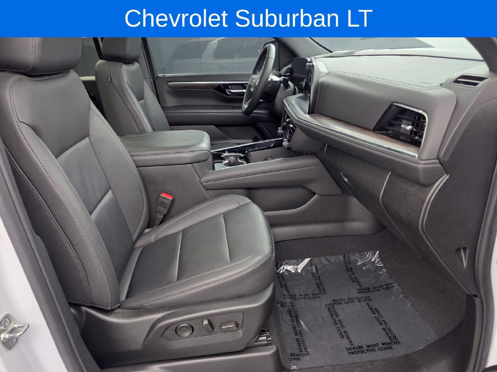 Used 2025 Chevrolet Suburban LT w/ Comfort Package RWD image 32