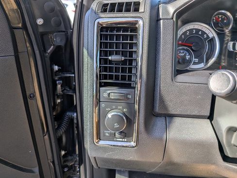 Used 2018 RAM 2500 Laramie w/ Sport Appearance Group AWD/4WD image 12