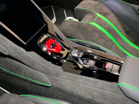 Used 2023 Lamborghini Huracan Tecnica image 12