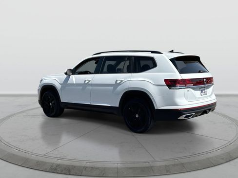 Used 2024 Volkswagen Atlas SE FWD image 6