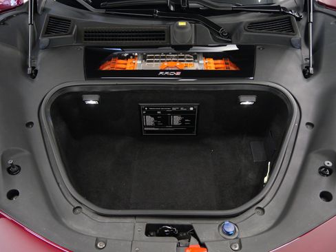 Used 2021 Ferrari SF90 Stradale image 17