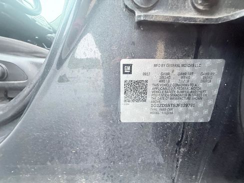 Used 2018 Chevrolet Malibu LT FWD image 18