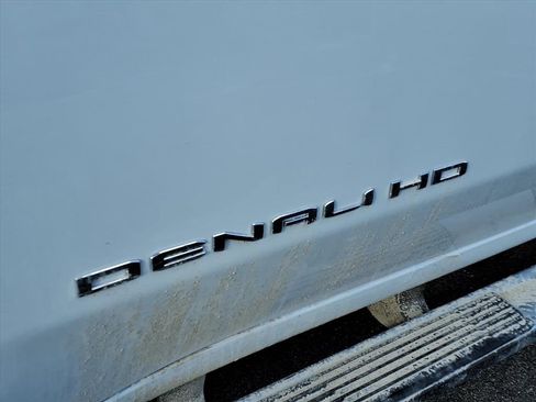 New 2026 GMC Sierra 2500 Denali w/ Denali Reserve Package image 9