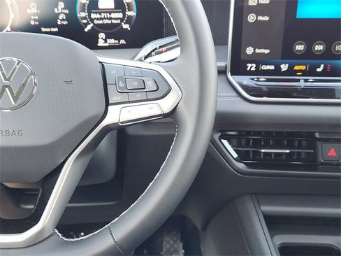 New 2026 Volkswagen Tiguan SE image 27