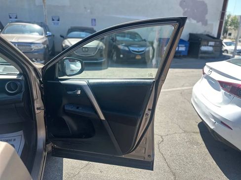 Used 2014 Toyota RAV4 XLE image 34
