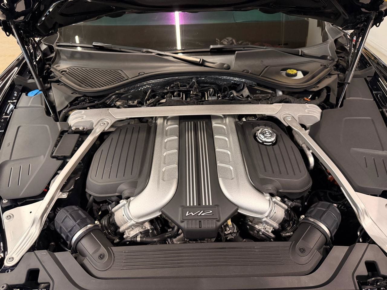 Used 2021 Bentley Flying Spur W12 AWD/4WD image 23