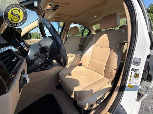Used 2010 BMW 328i Sedan RWD image 12
