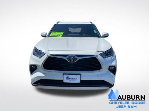 Used 2020 Toyota Highlander Platinum AWD/4WD image 2