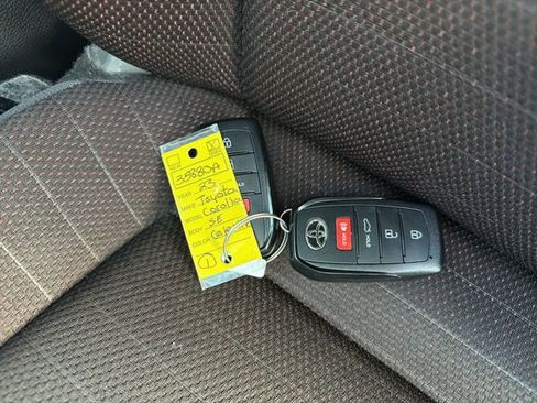 Certified 2023 Toyota Corolla SE w/ SE Premium Package image 33