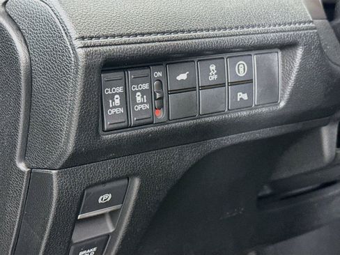 Used 2024 Honda Odyssey Elite image 16
