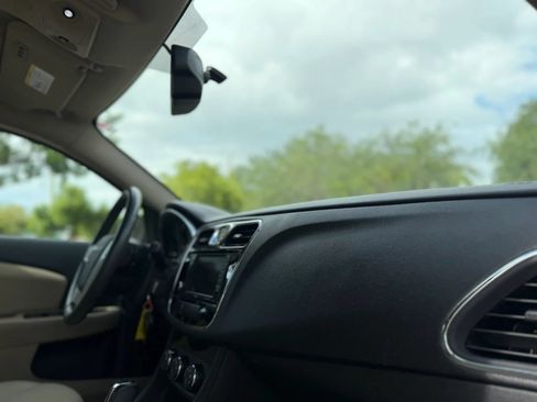 Used 2013 Chrysler 200 Touring FWD image 19