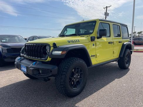 Used 2024 Jeep Wrangler Unlimited AWD/4WD image 3