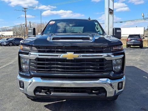 Used 2025 Chevrolet Silverado 2500 LT w/ Convenience Package AWD/4WD image 2