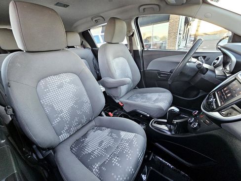 Used 2020 Chevrolet Sonic LT image 26