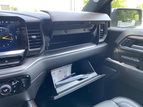 Used 2024 Chevrolet Silverado 1500 High Country w/ Technology Package AWD/4WD image 33