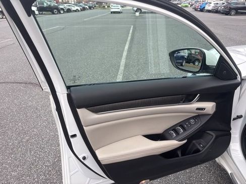 Used 2022 Honda Accord EX-L image 11