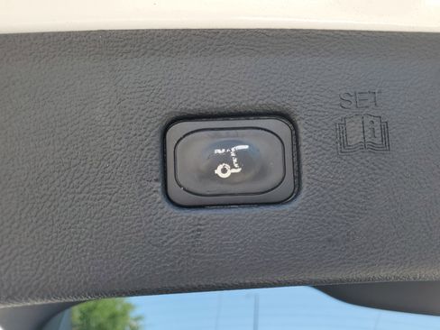 Certified 2023 Ford Edge Titanium w/ Class II Trailer Tow Package image 11