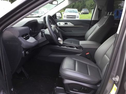 Used 2026 Ford Explorer Active w/ Active Comfort Package AWD/4WD image 9