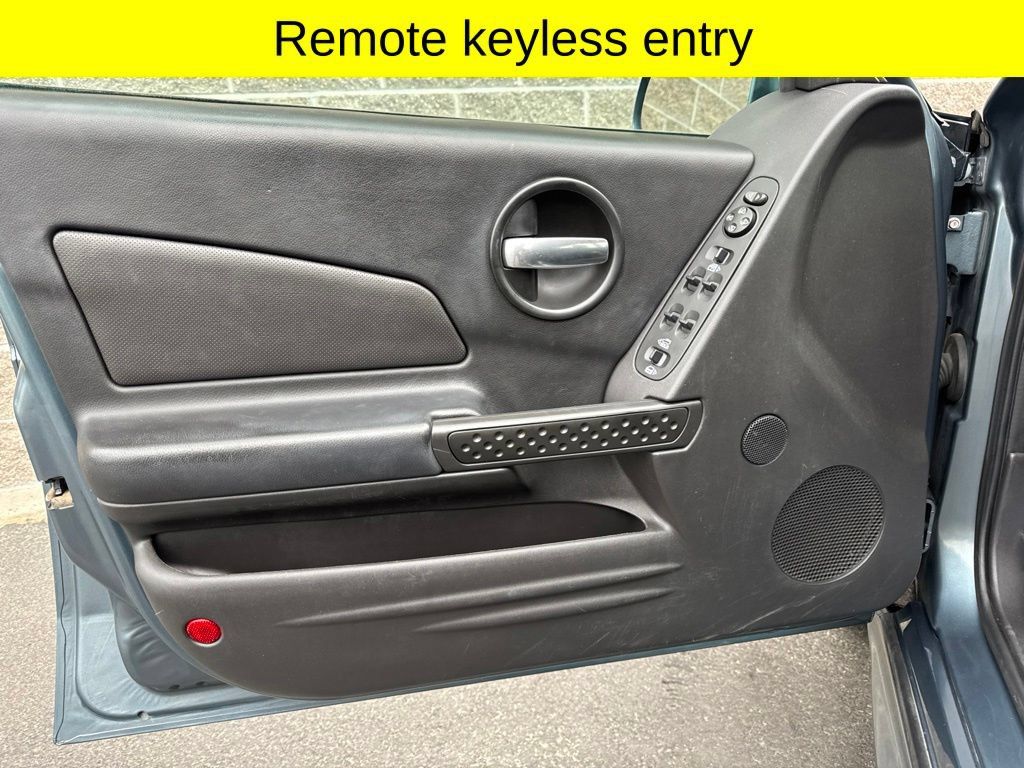 Used 2006 Pontiac Grand Prix w/ Security Package FWD image 12