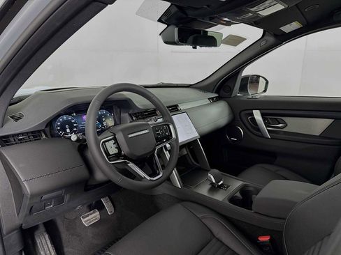 New 2026 Land Rover Discovery Sport Landmark image 9