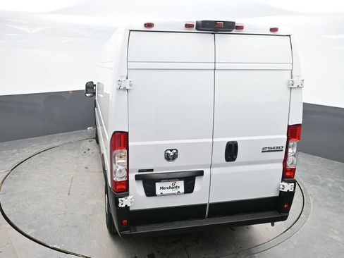 Used 2025 RAM ProMaster 2500 w/ Convenience Group image 25