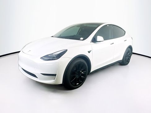 Used 2023 Tesla Model Y Long Range image 3
