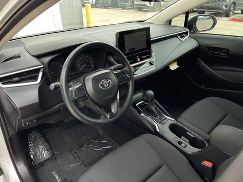 Used 2025 Toyota Corolla LE image 10