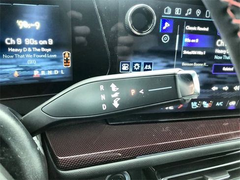 Used 2024 Chevrolet Traverse RS image 19