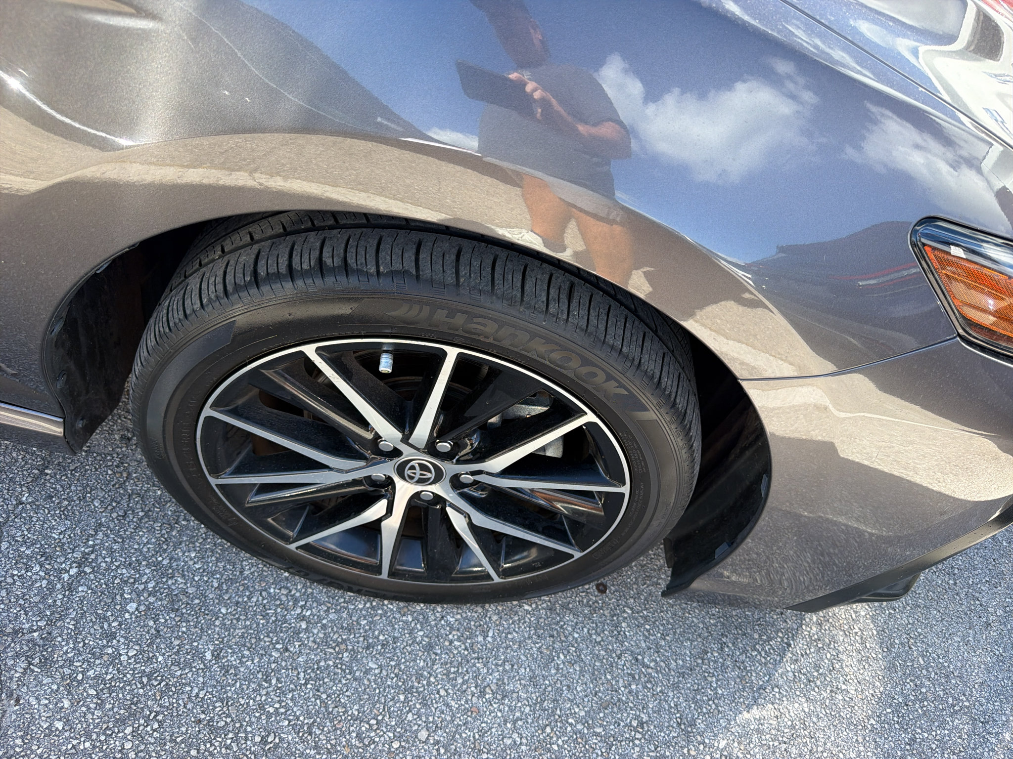 Used 2023 Toyota Camry SE FWD image 5
