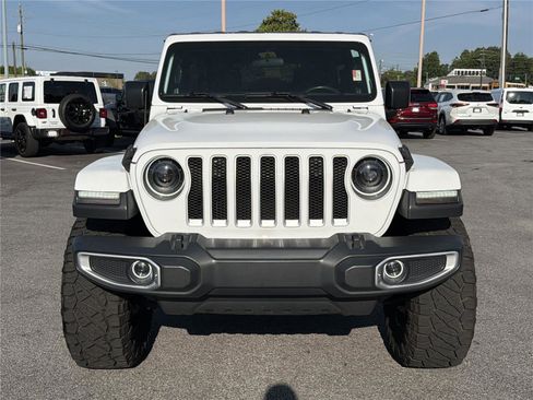 Used 2019 Jeep Wrangler Unlimited Sahara AWD/4WD image 3