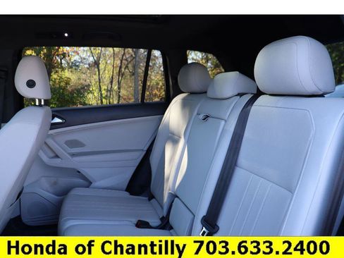 Used 2022 Volkswagen Tiguan SE R-Line image 27