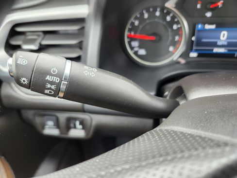 Used 2023 GMC Acadia SLE w/ Driver Convenience Package image 21