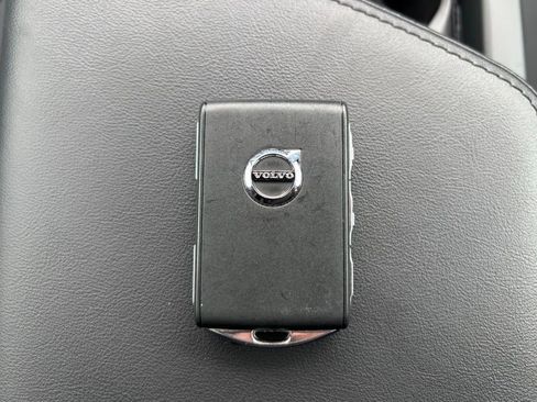 Used 2024 Volvo XC60 B5 Plus w/ Climate Package image 35