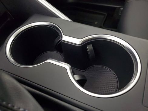 Used 2025 Toyota Highlander XLE image 31