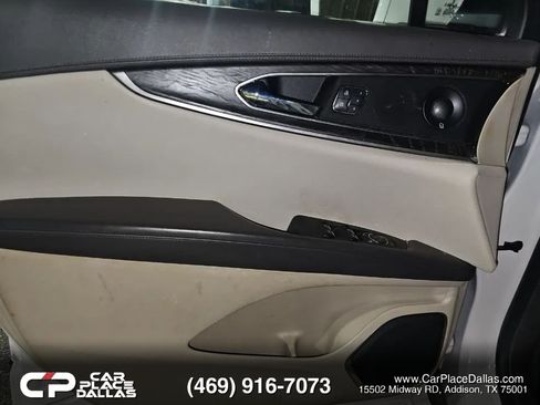 Used 2019 Lincoln Nautilus Reserve FWD image 13