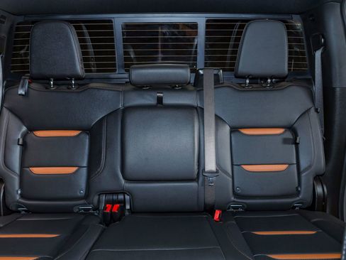 Used 2025 GMC Sierra 3500 AT4 w/ AT4 Premium Plus Package image 29