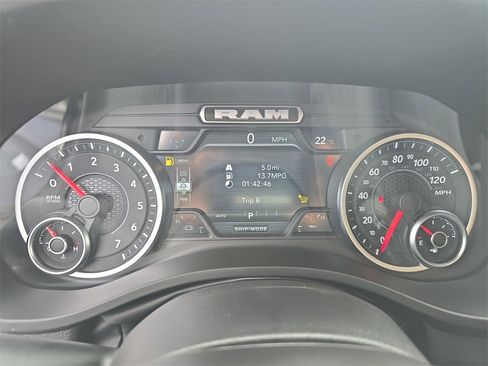 New 2026 RAM 1500 4x4 Crew Cab image 19