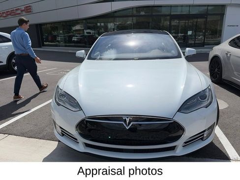 Used 2015 Tesla Model S 85D AWD/4WD image 2