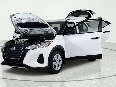 Certified 2025 Nissan Kicks Play S FWD image 10
