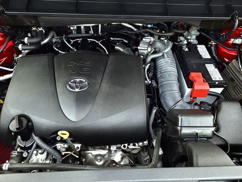 Used 2022 Toyota Highlander XLE image 35