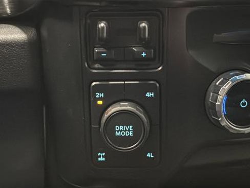 Used 2024 Ford F250 Lariat w/ Lariat Ultimate Package AWD/4WD image 38