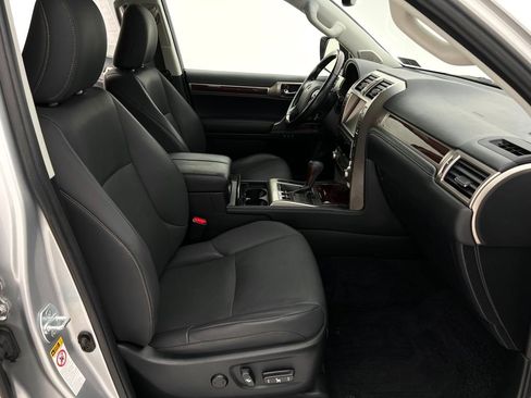 Used 2019 Lexus GX 460 image 16