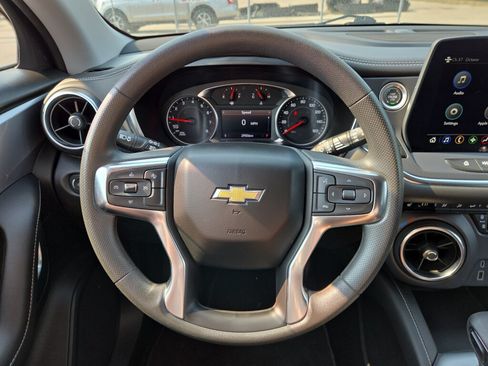 Used 2025 Chevrolet Blazer LT FWD image 18