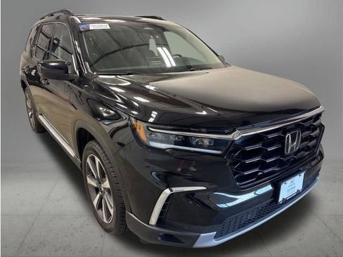 Certified 2023 Honda Pilot Touring image 9