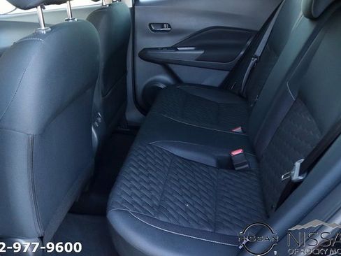 Used 2021 Nissan Kicks SV image 14