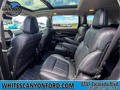 Used 2024 Subaru Ascent Limited w/ Technology Package AWD/4WD image 9