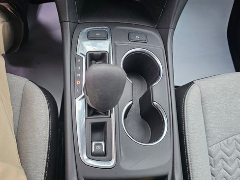 Used 2024 Chevrolet Equinox LT image 32